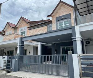 Langkawi Cozy Townhouse @Taman Simfoni Kuah Malaysia