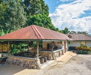 Basari Guest House Kampong Santubong Malaysia