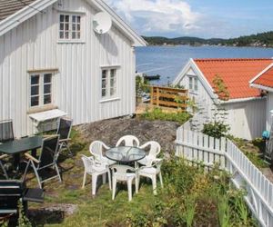 Two-Bedroom Holiday Home in Staubo Tvedestrand Norway