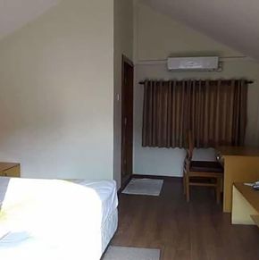 NearBy Hotel