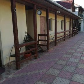 NearBy Hotel