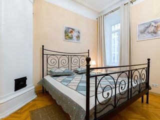 Apartment on Marata 8