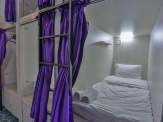 Capsule Hotel de Lux ApraxInn