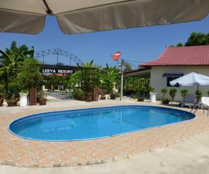 Private 2 bedroom villa with Swimming pool Tropical gardens Fast Wifi smart Tv Ban Sang Sa Thailand