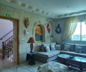 La Colline de Chott Meriem bel appartements El Ahmar Tunisia
