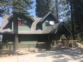 Фото отеля Yosemite Aviary - 5BR/4BA Holiday Home