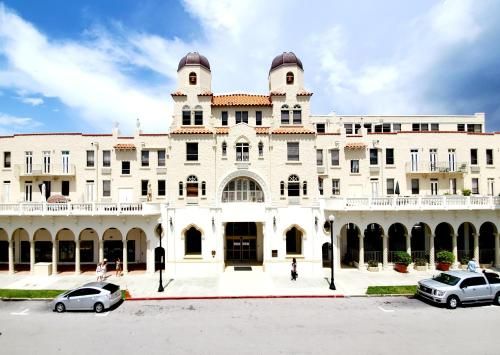 Photo of Cozy Studio in the Heart of the Palm Beach Island