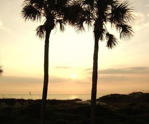 Island View, 2 Bedrooms, Sleeps 8, Ocean Front, Pool, Tennis, WiFi Crescent Beach United States