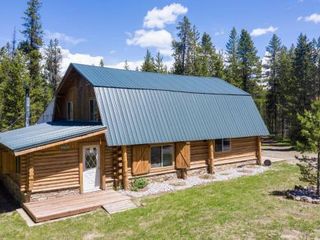 Hotel pic Grey Wolf Retreat by KABINO