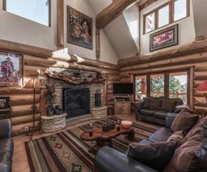 Panther Lodge, 3 Bedrooms, Sleeps 8, WiFi, Jacuzzi, Wood Burning Fireplace Ruidoso United States