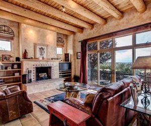 Cowboy Villa, 2 Bedrooms, Sleeps 4, Pool Access, Views, Fireplace Santa Fe United States