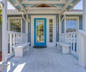 Blue Pineapple Gleneden Beach United States