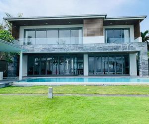 Luxury Villa 5* - Ocean Front - IDCWH Cau Ha Vietnam