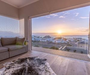 Small Bay Beach Suites Bloubergstrand South Africa