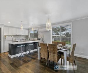 Settle in on 260 Settlement in Cowes Cowes Australia