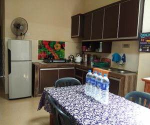 TERATAK DHEDAUN HOMESTAY bandar kuantan dan HTAA Kuantan Malaysia