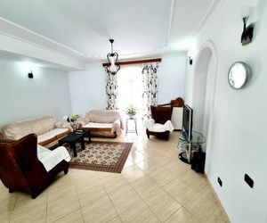 Luckyshine hostel Vlore Albania