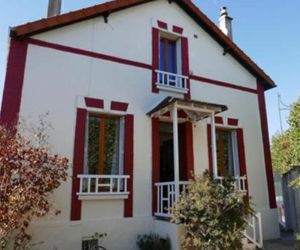 THE WHITE & RED HOUSE Meaux France