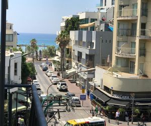 Bugrashov St. 2R with sea view! perfect location! Tel Aviv Israel