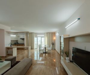 4 Bedrooms- Uplaza Apartment 160m2- Balcony 7.06 Vinh Hai Vietnam