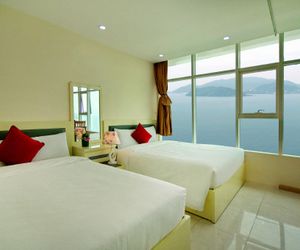 32. OCEAN VIEW FROM BEDROOM APARTMENT 4 people-40 Nha Trang Vietnam