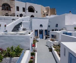 Labyrinth Traditional Houses Pyrgos Greece