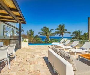Villa Topaz Above West Bay with 360 Degree Views! 4 Bedroom Option Cahon Ridge Honduras