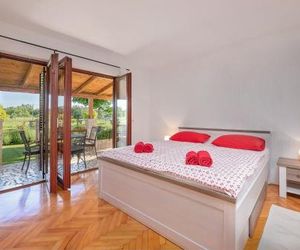 Red Apartment Vrsar Croatia