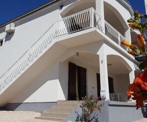 Apartments by the sea Starigrad (Paklenica) - 15968 Starigrad Croatia
