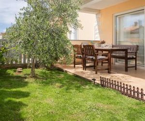 Spacious apartment with the garden, near the sandy beach Medulin Croatia