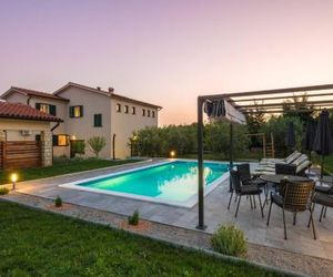 Holiday House OLIVE GROVE with pool and garden, NEW IN 2019 Labin Croatia