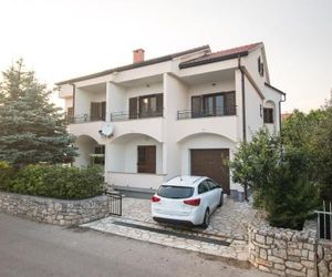 Studio apartment - close to beach, very beautiful KRK Croatia