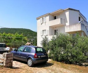 Apartments Boni Gdinj Croatia