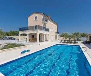 Luxury villa with a swimming pool Vodnjan (Fazana) - 16867 Mednjan Croatia