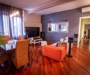 Cinematic Modern Flat, 100 mt da Ospedale - SKY TV Ravenna Italy
