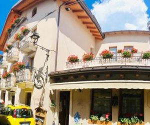 Residence Cavallino Ponte di Legno Italy