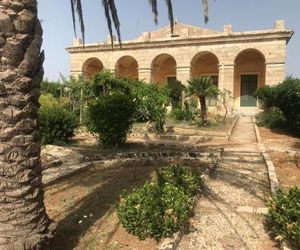 Marchesi a Villa S.Alfano Noto Italy