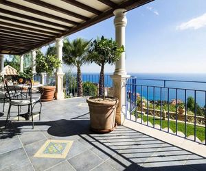 Letojanni Villa Sleeps 8 Pool Air Con WiFi Letojanni Italy
