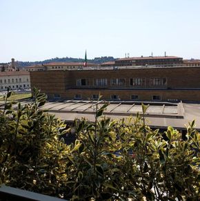 NearBy Hotel