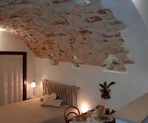 Donna Lucrezia dimora a corte B&B Conversano Italy