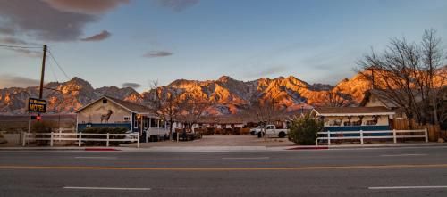 Photo of Mt Williamson Motel and Basecamp
