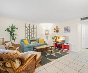Waves 18, 2 Bedroom, Pool View, Heated Pool, BBQ, WiFi, Sleeps 6 St. Pete Beach United States