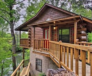 River Rush- Cozy Riverfront Cabin 5 Mi to Pigeon Forge Sevierville United States