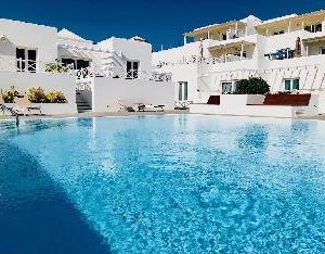 Apartment Mariposa with pool, Smart Tv, Wifi & Air Conditioning in Playa Honda Playa del Cable Spain