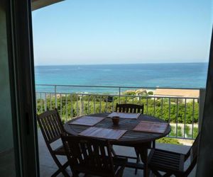 APPARTEMENT PIED DANS L EAU ET VUE MER MAGNIFIQUE Propriano France