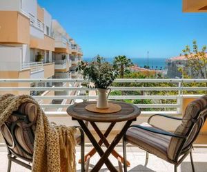 Fantastic Seaside Family Apartment with Pool Estoril Portugal