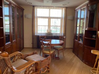Двухэтажная квартира 260 м2 в Пушкине.