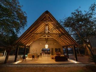 Фото отеля Kwenga Safari Lodge
