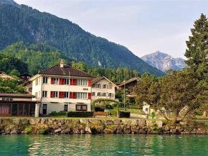 Lake House Boenigen Switzerland