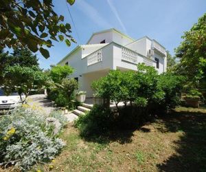 Apartments Eduard Vrsi Croatia